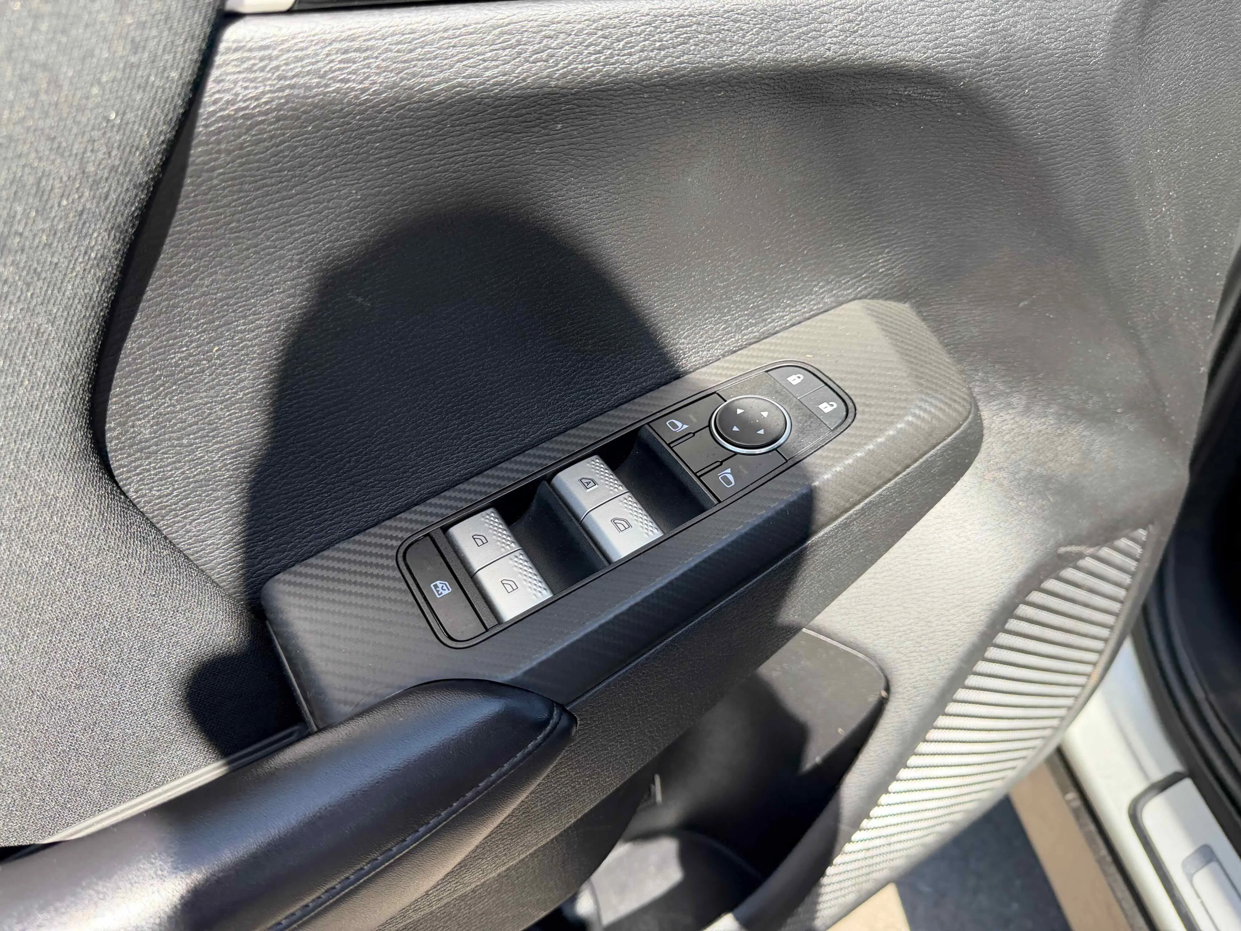 Used 2024  Mitsubishi ES image 13