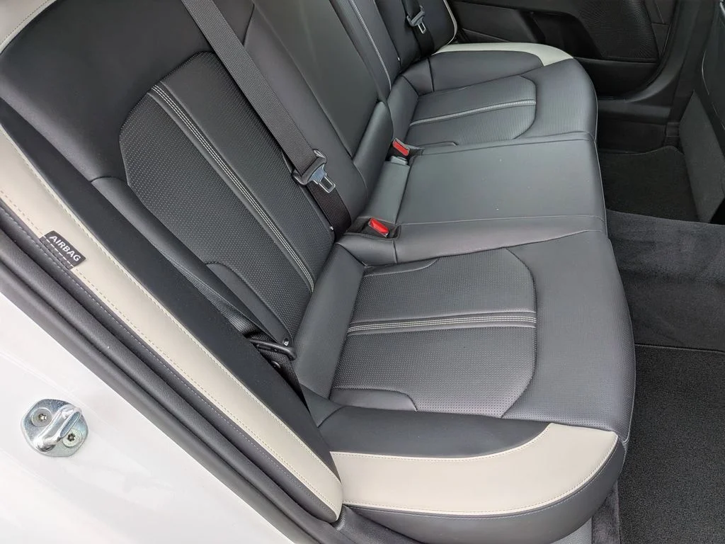 Used 2025 White Kia GT-Line image 23