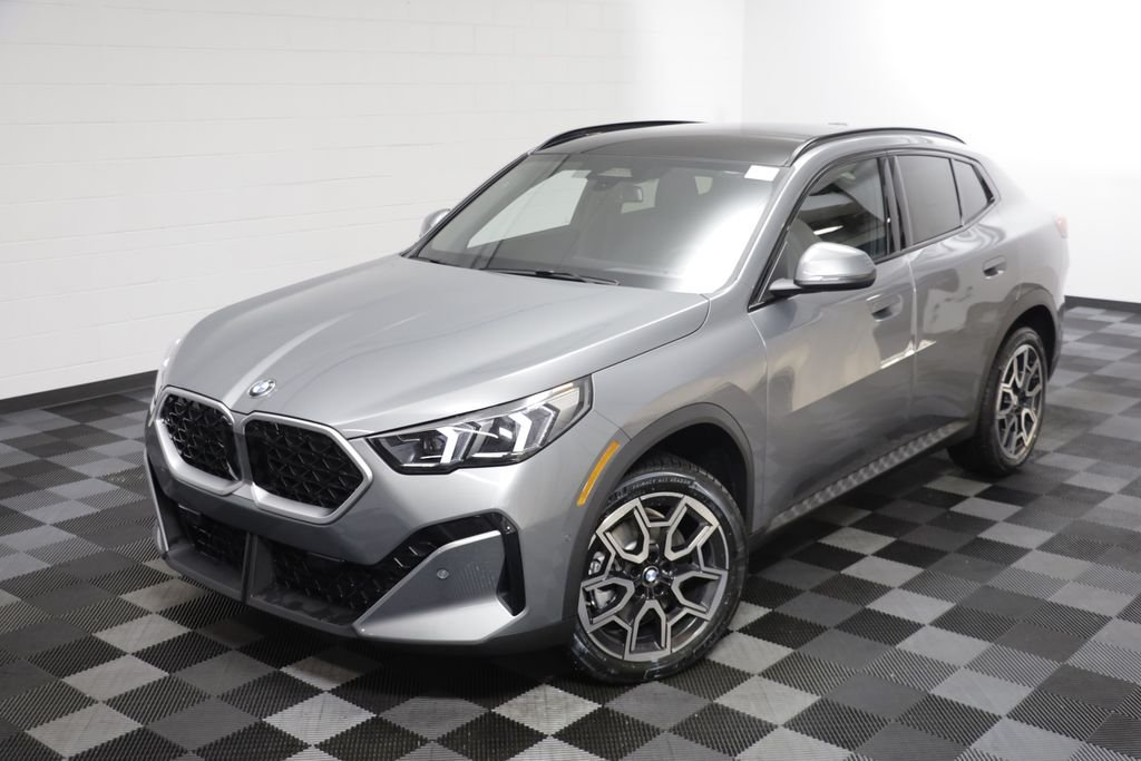 New 2026 Skyscraper Grey Metallic BMW xDrive28i image 2