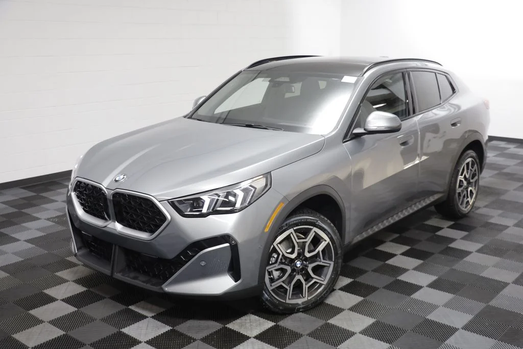 New 2026 Gray BMW xDrive28i image 2
