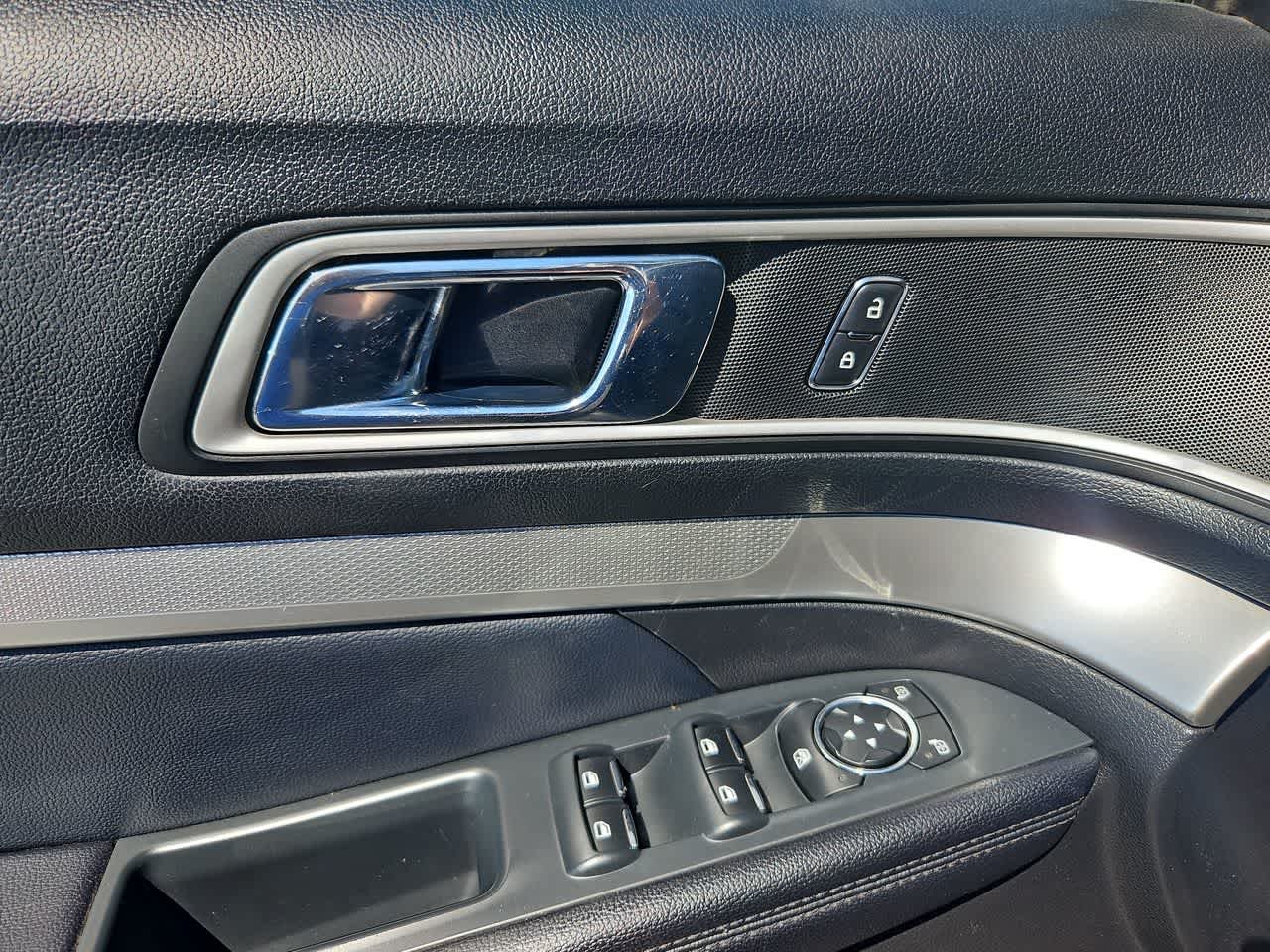 Used 2017 Smoked Quartz Metallic Tinted Clearcoat Ford XLT image 12