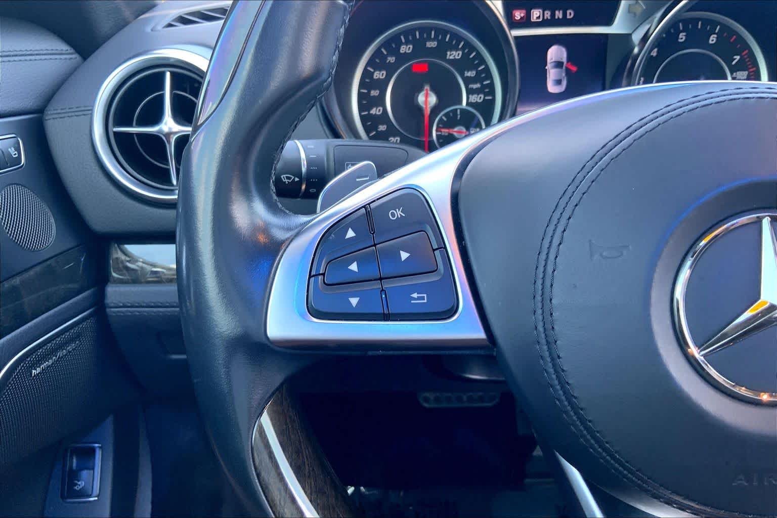 Used 2019 Graphite Grey Metallic Mercedes-Benz SL 550 image 21