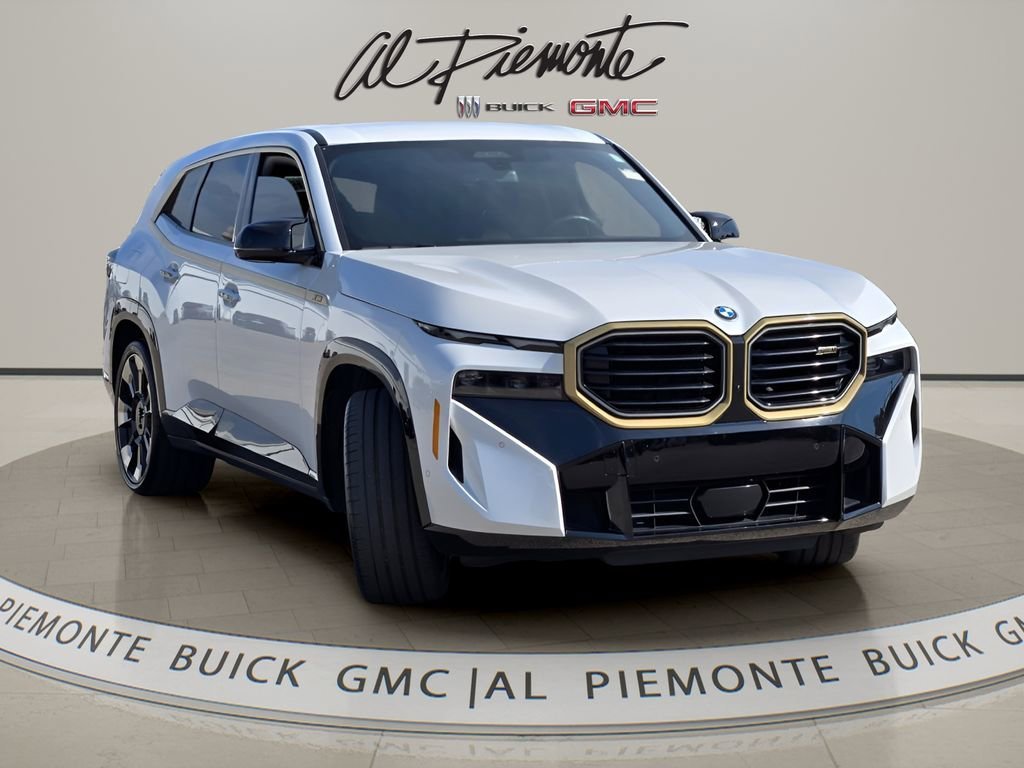 2023 BMW XM Base