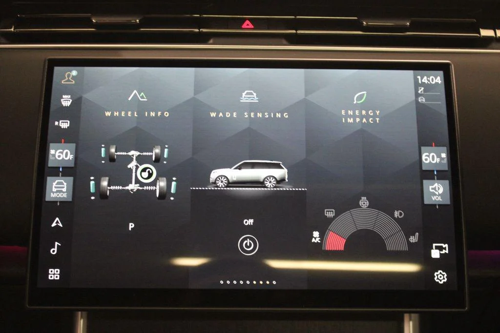 New 2026 Santorini Black Land Rover SE image 24