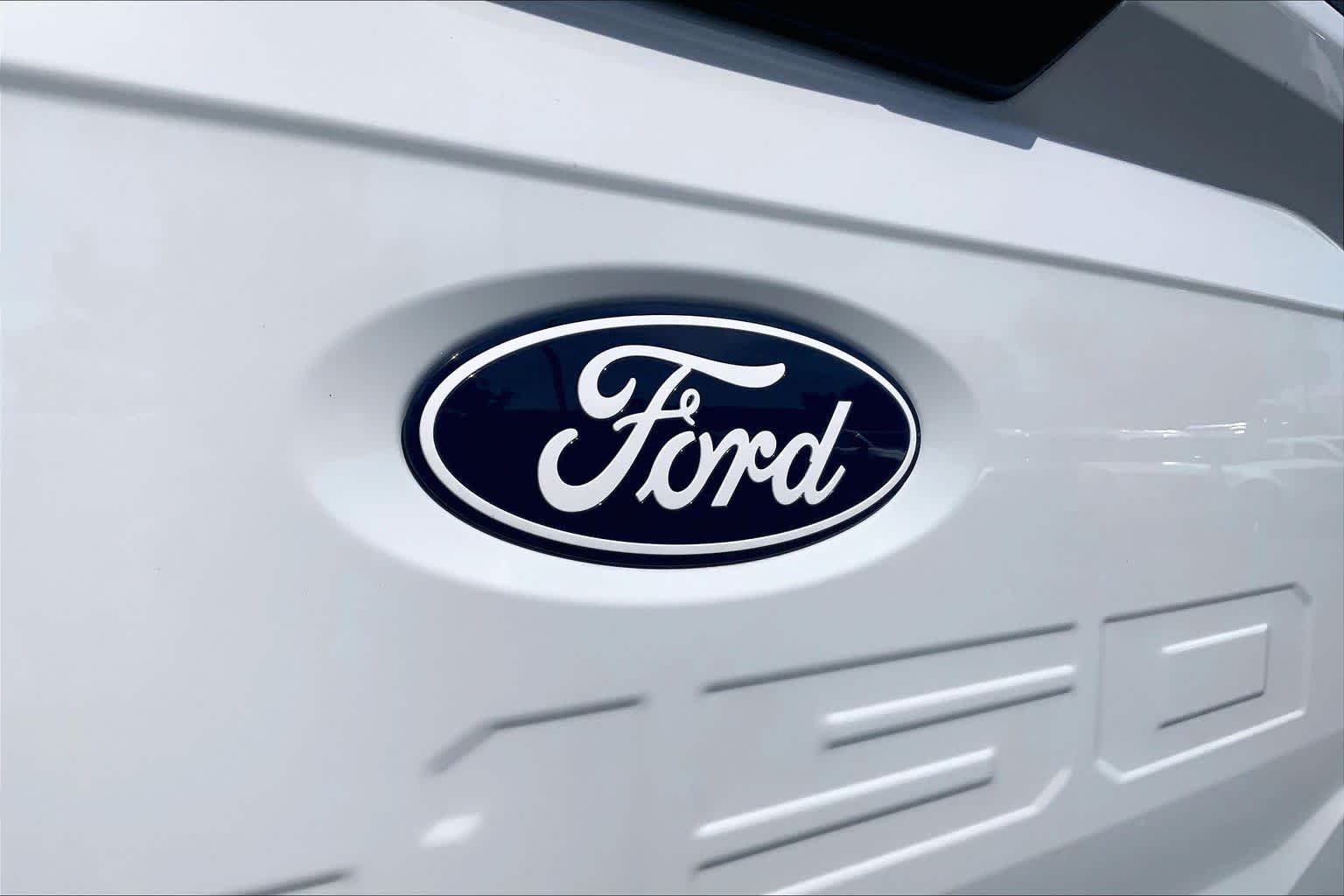 Used 2025 Oxford White Ford XL image 28