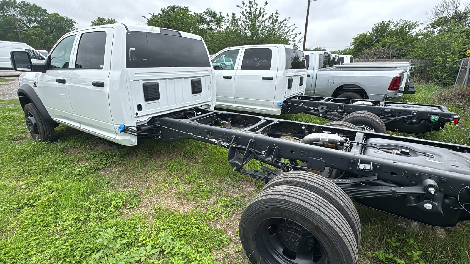 New 2026 Bright White Clear-Coat Exterior Paint RAM Tradesman image 5