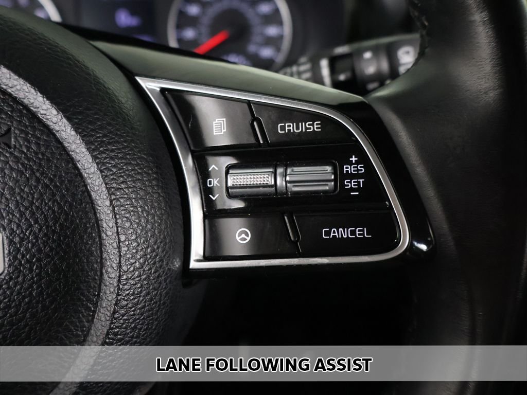 Used 2022 White Kia S image 4