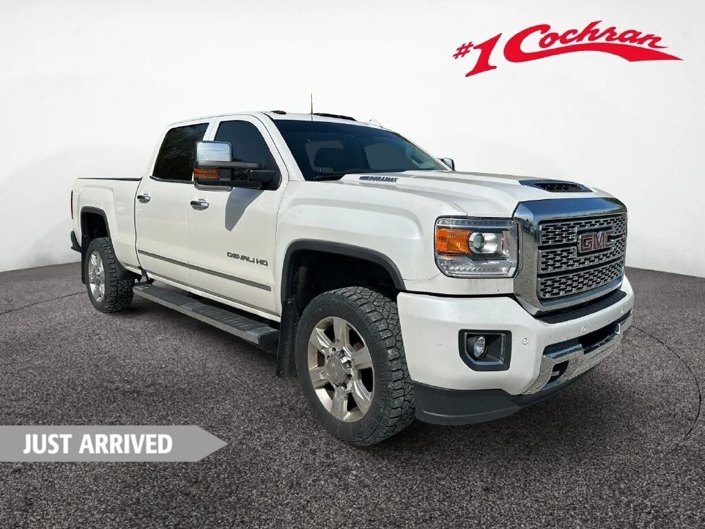 2018 GMC Sierra 4WD Crew Cab Standard Box Denali's photo