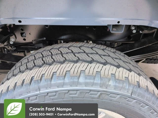 New 2026 Glacier Gray Metallic TriCoat Ford Lariat image 31