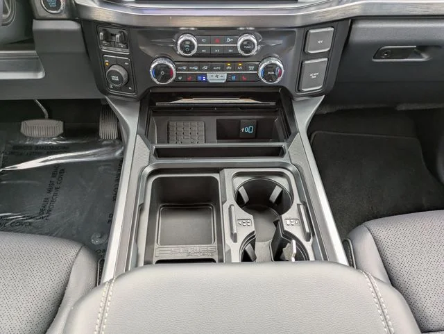 New 2026 Star White Metallic Tri-Coat Ford F-250® Lariat® image 19