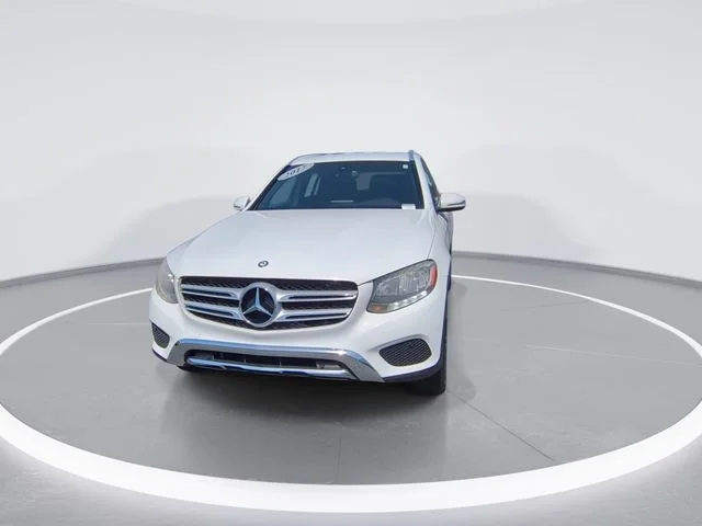Used 2017 White Mercedes-Benz GLC 300 image 3