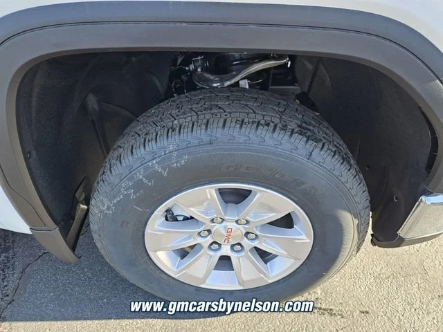 New 2026 Summit White GMC Pro image 9