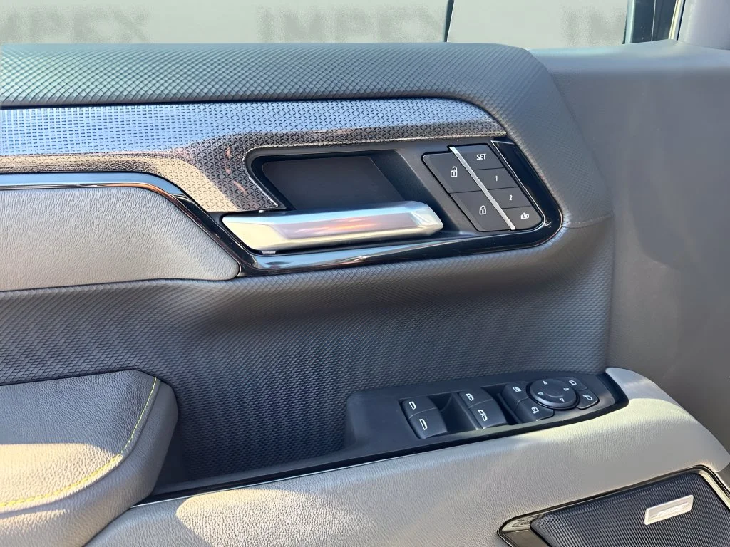 Used 2026 Gray Chevrolet ZR2 image 27