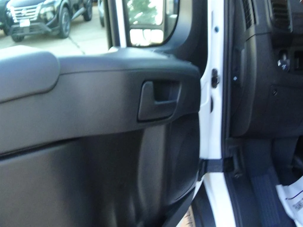 Used 2025 Bright White Clear Coat (pw7) RAM Tradesman 2500 image 12