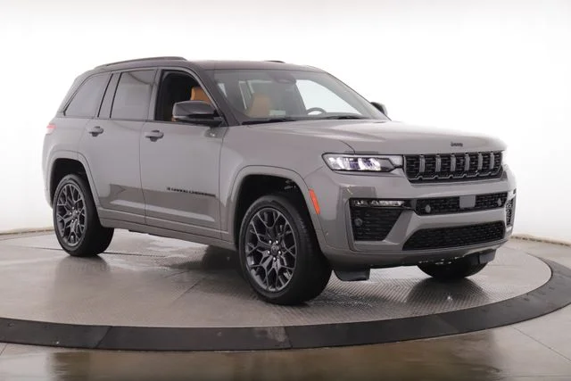 New 2027 Sting-Gray Clear-Coat Paint Jeep Summit image 2