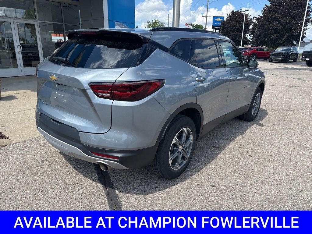 Used 2024 Gray Chevrolet LT image 3