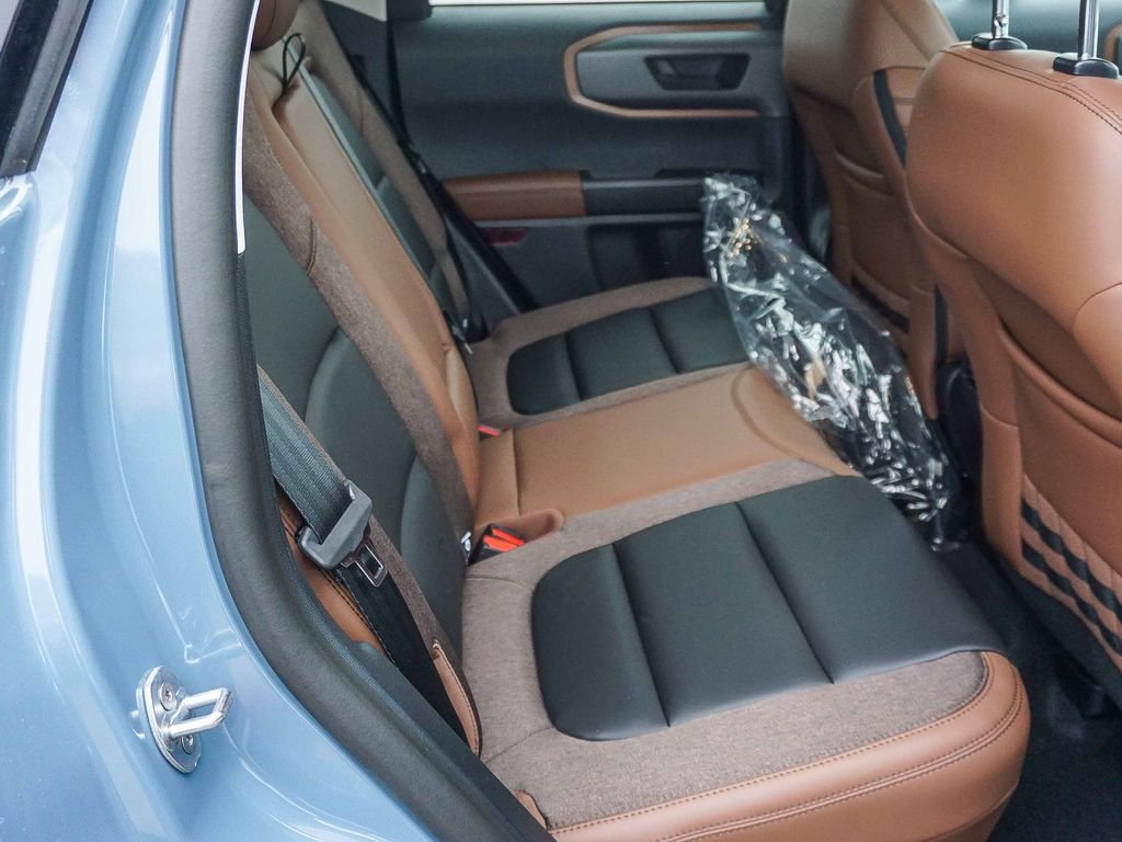 New 2026 Azure Gray Metallic Tri-Coat Ford Outer Banks image 13