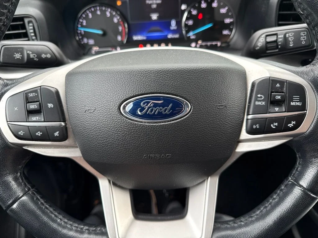 Certified Used 2022 Silver Ford XLT image 6