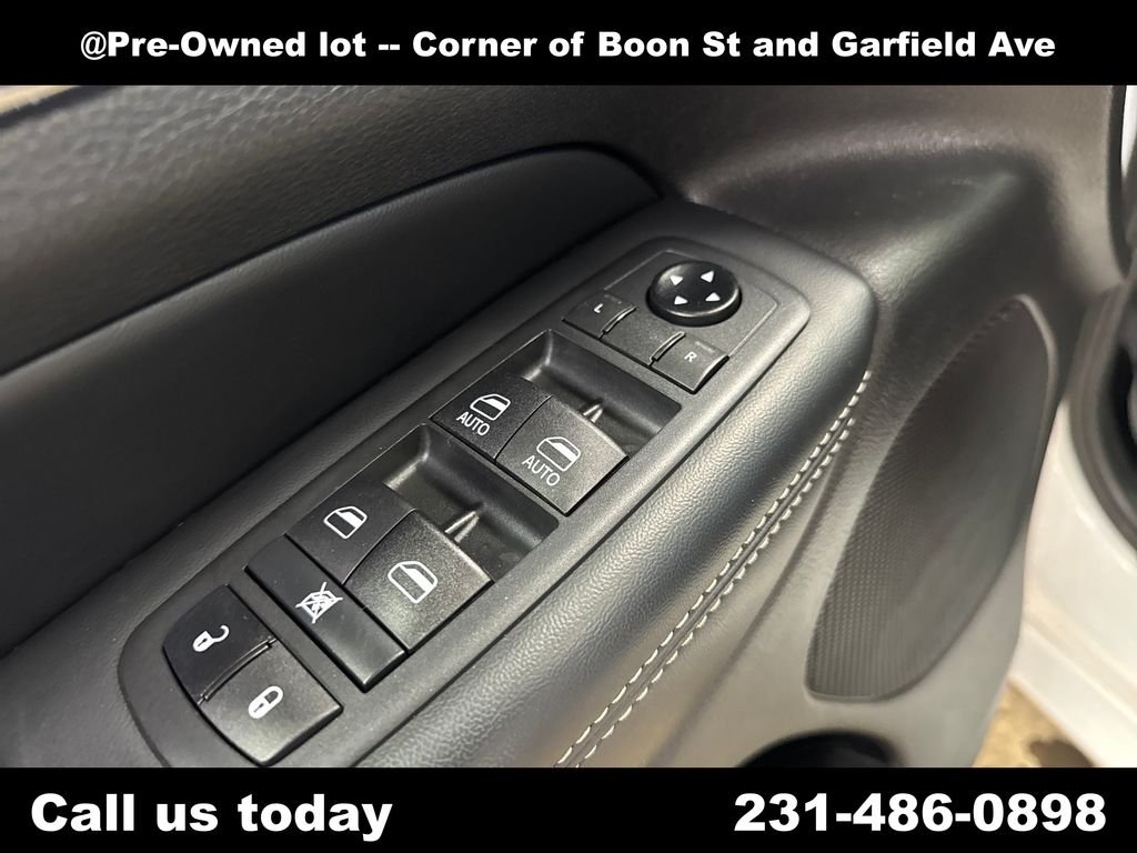 Used 2021 White Jeep 80th Anniversary Edition image 17