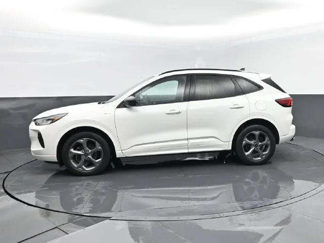 Used 2023 White Metallic Ford ST-Line image 5