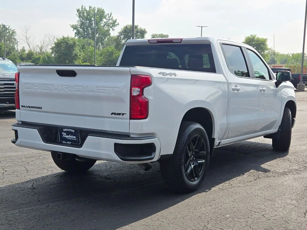 Used 2025 White Chevrolet RST image 12