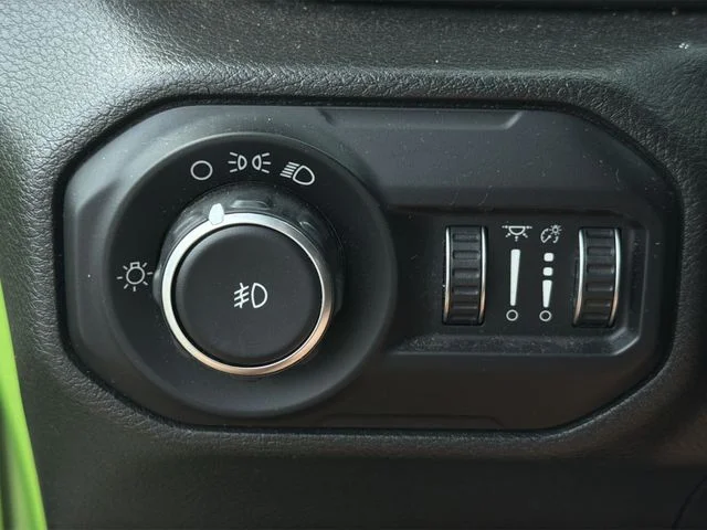 Used 2019 Green Jeep Unlimited Sport image 14