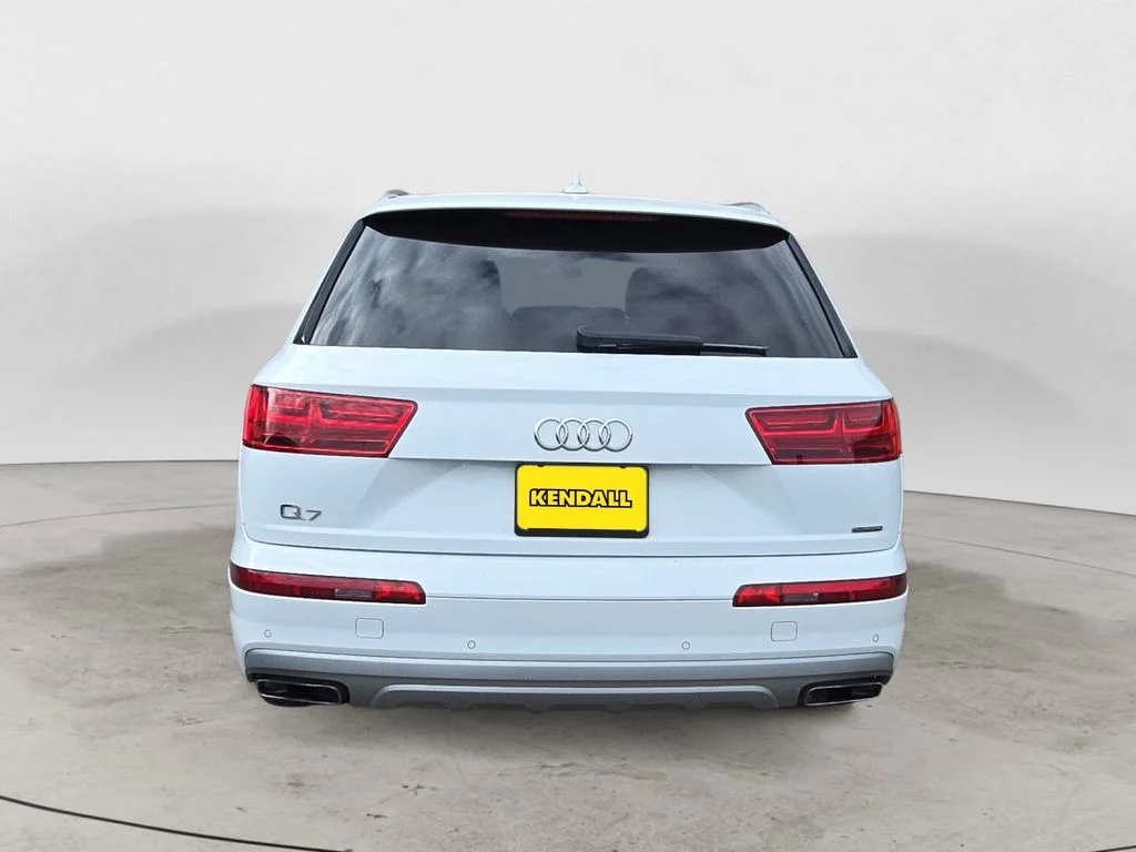 Used 2019 White Audi 45 SE Premium image 4