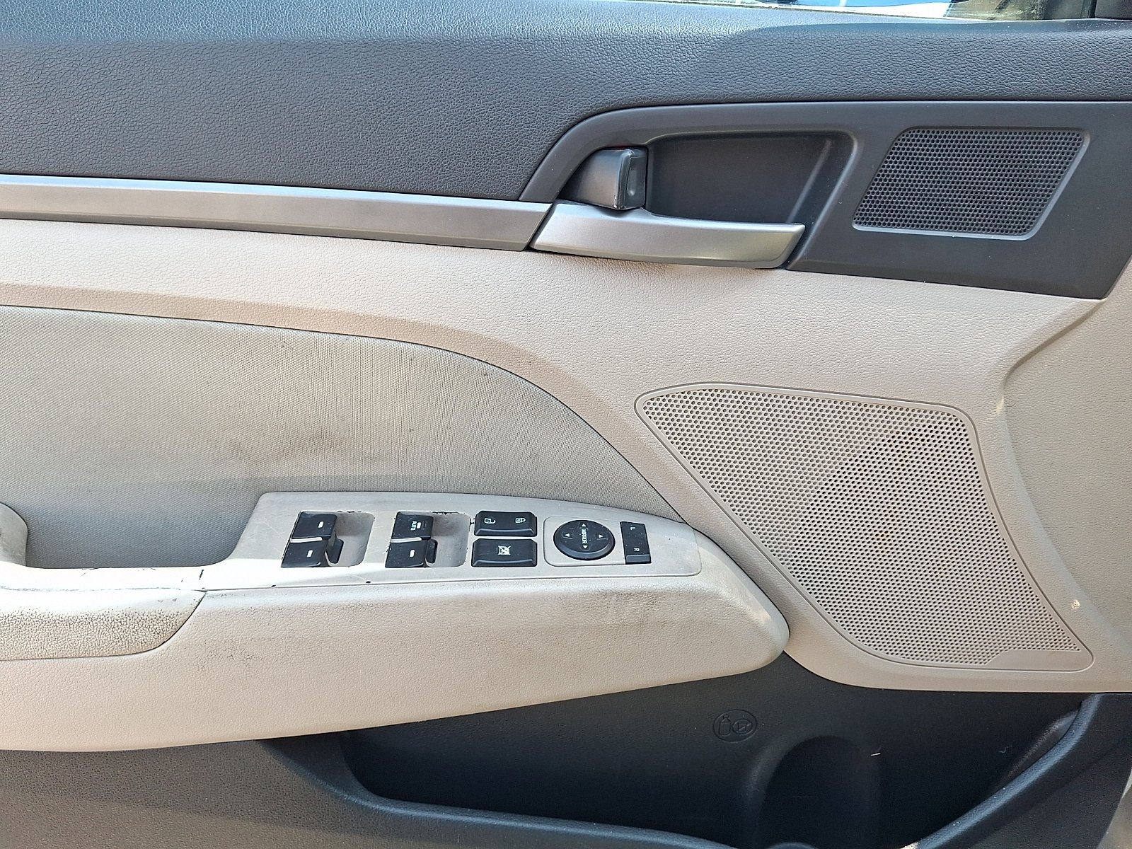 Used 2017 Mineral Beige - WT Hyundai SE image 12