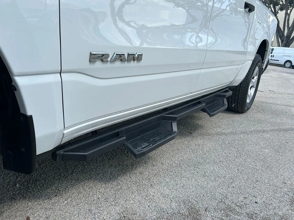 Used 2023 White Ram Big Horn/Lone Star image 29