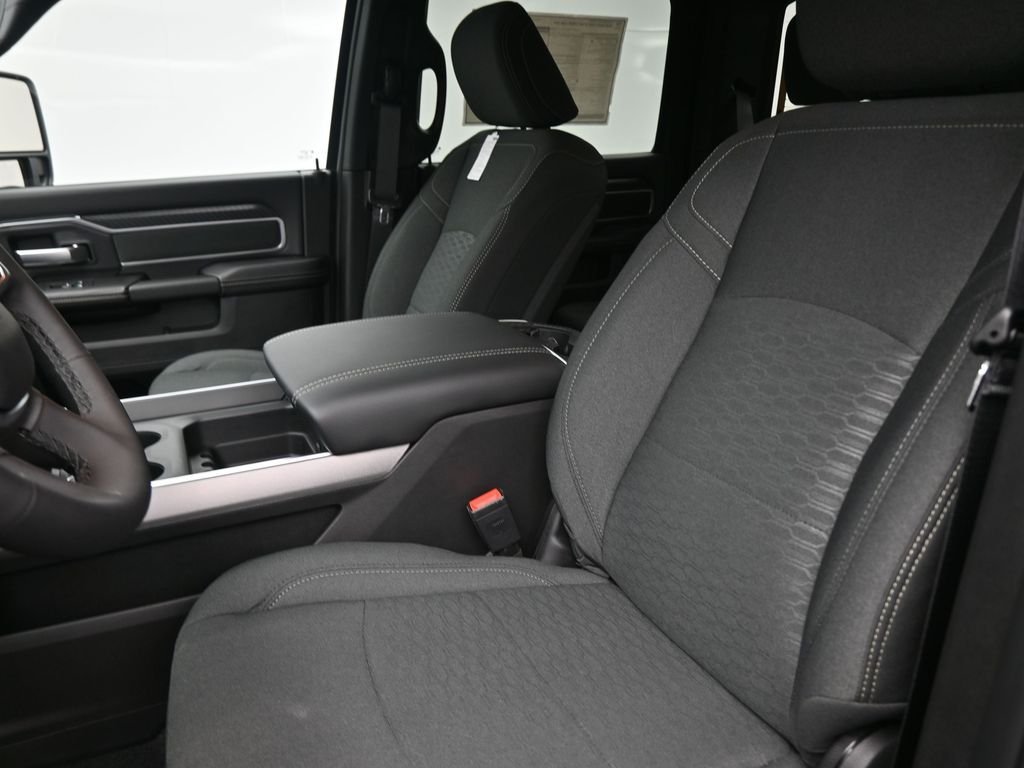 New 2026 Granite Crystal Metallic Clearcoat RAM Big Horn image 19