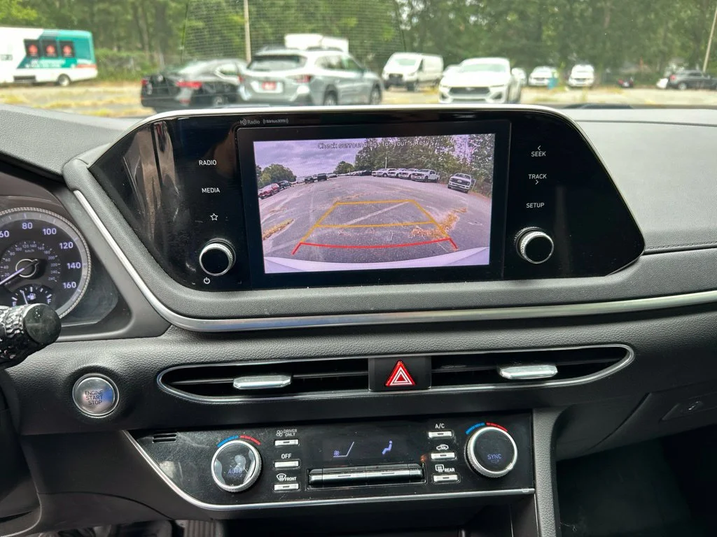 Used 2022 White Hyundai Blue image 20