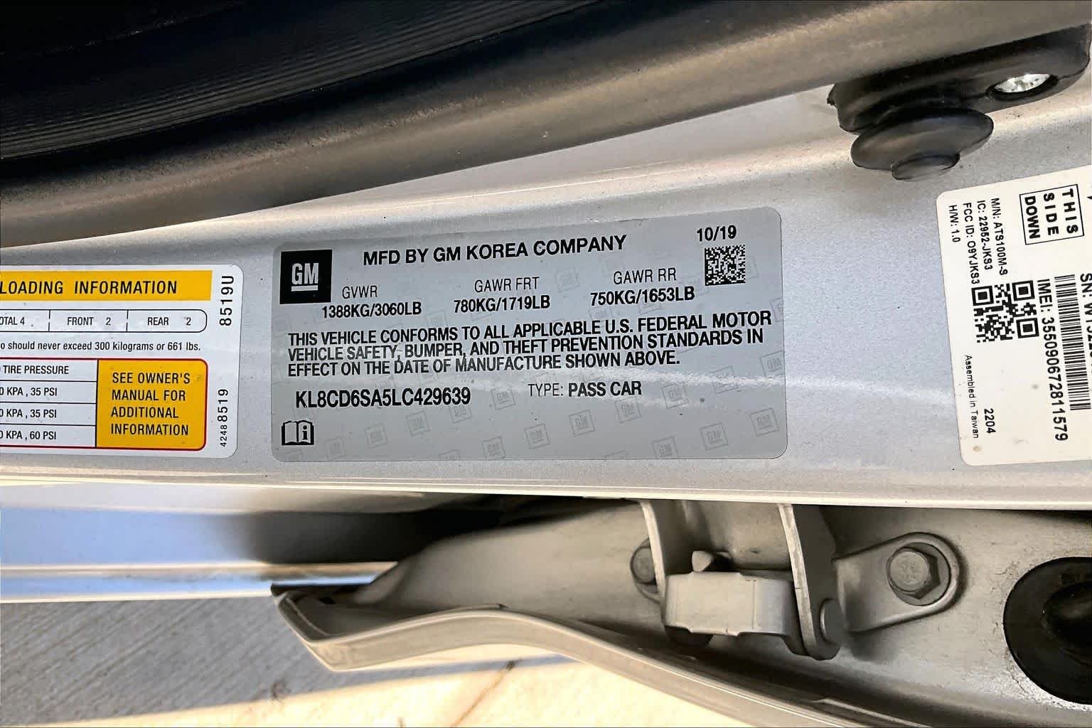 Used 2020 SILVER ICE METALLIC Chevrolet LT image 30