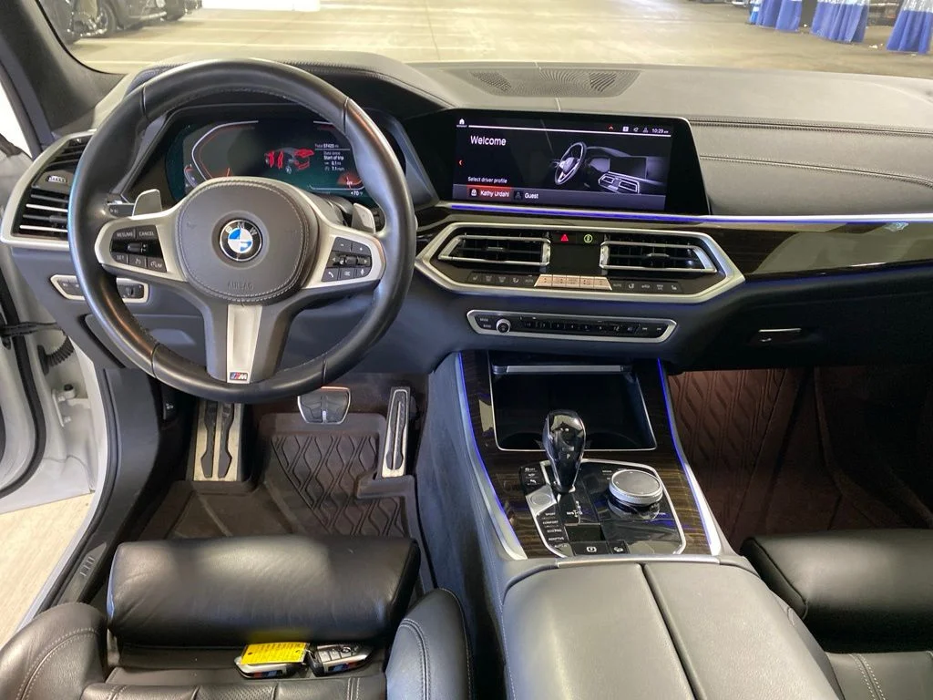Used 2021 Mineral White Metallic BMW xDrive40i image 9