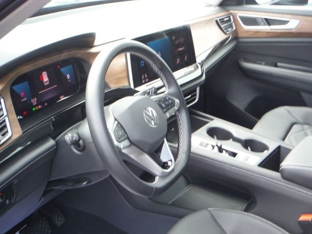 Used 2025 Black Volkswagen 2.0T SE image 10