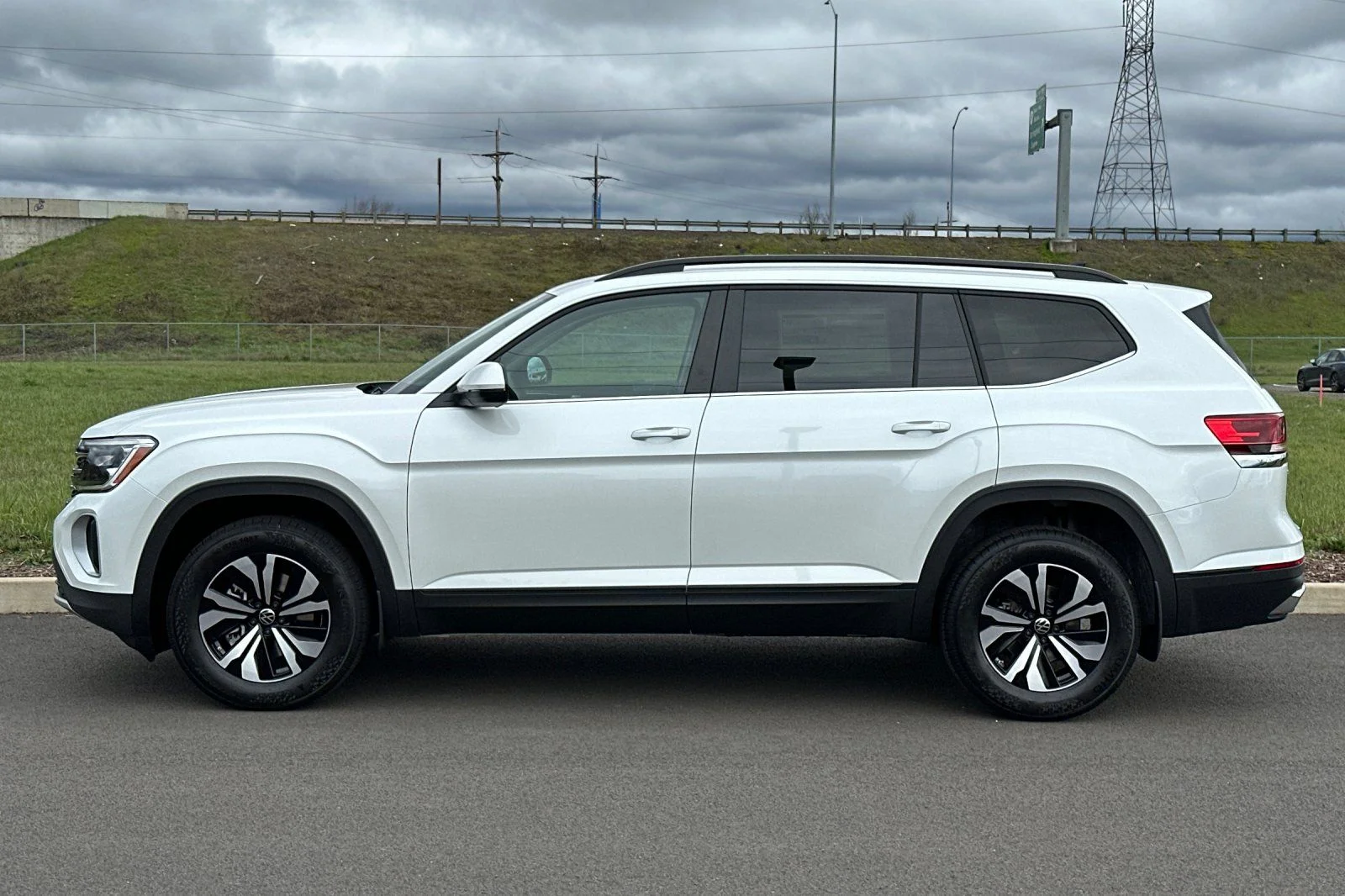 New 2026 White Volkswagen 2.0T SE image 6
