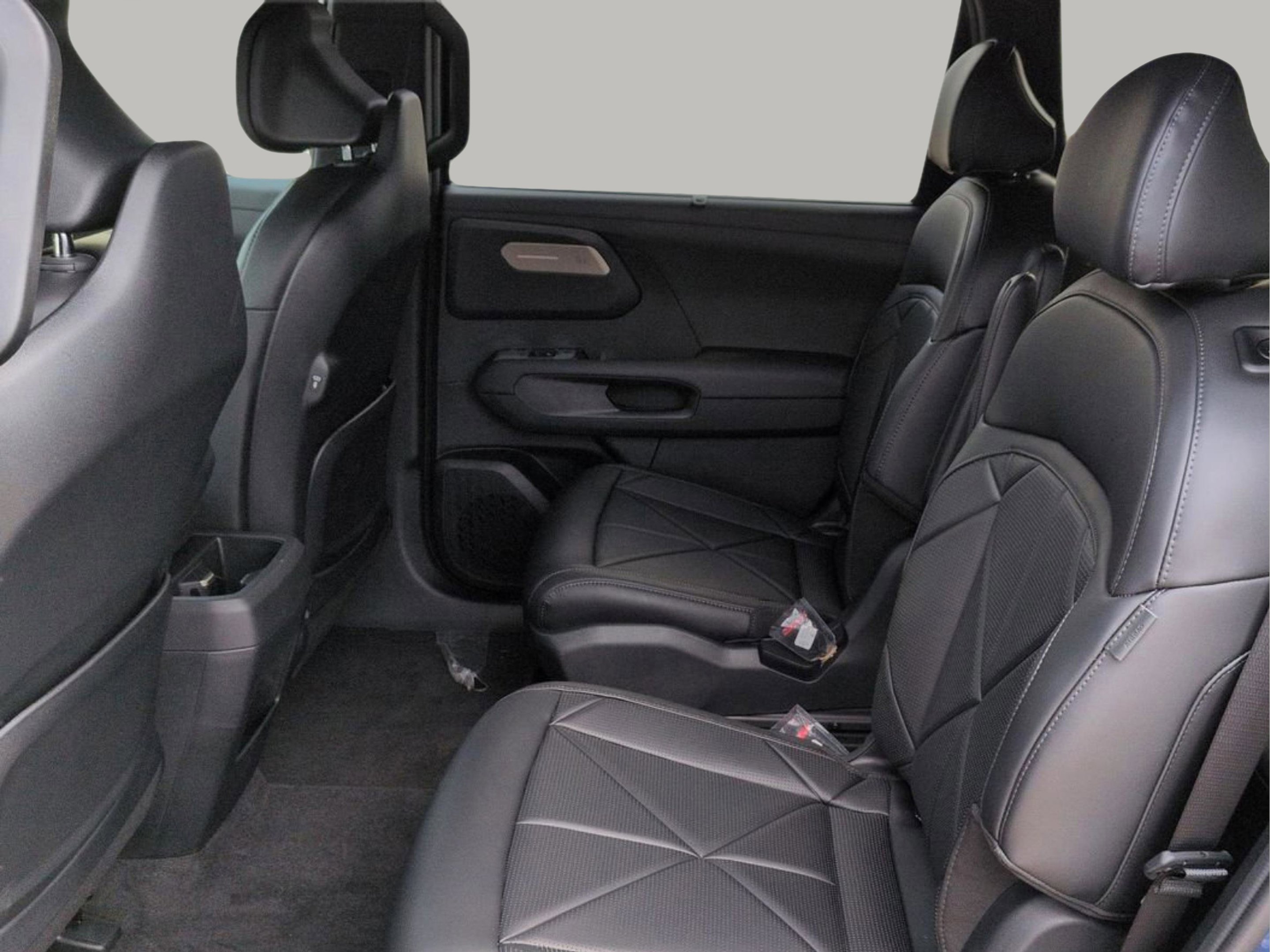 New 2027 Glacial White Pearl Kia EX image 13