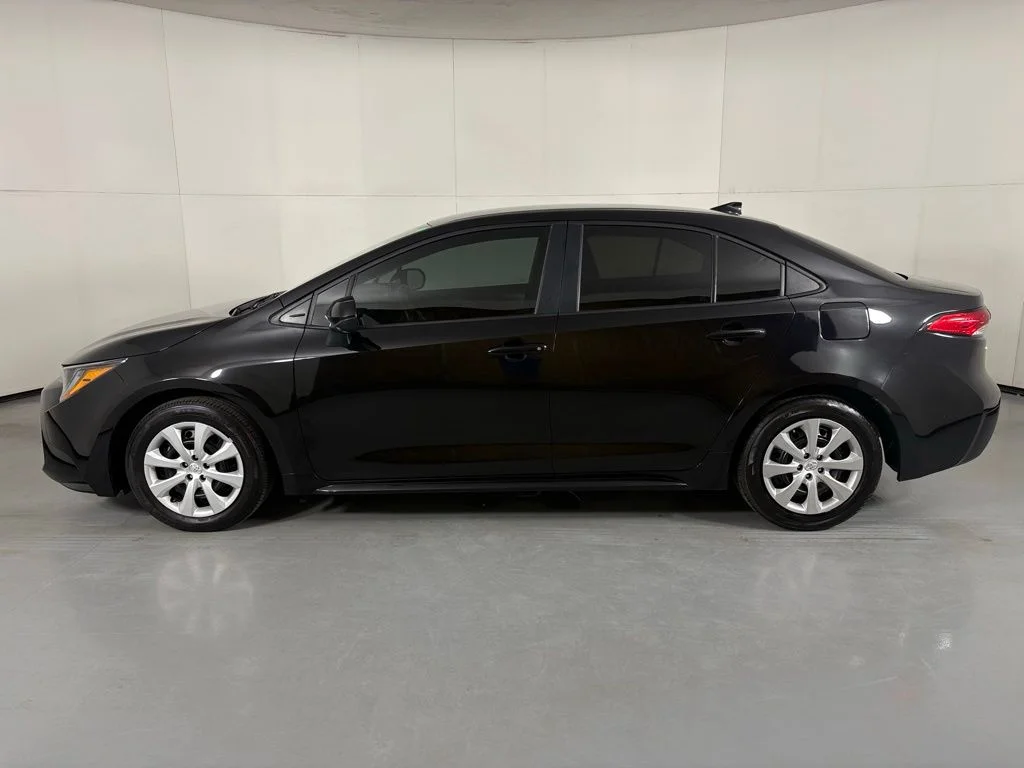 2025 Toyota Corolla LE - Photo 5