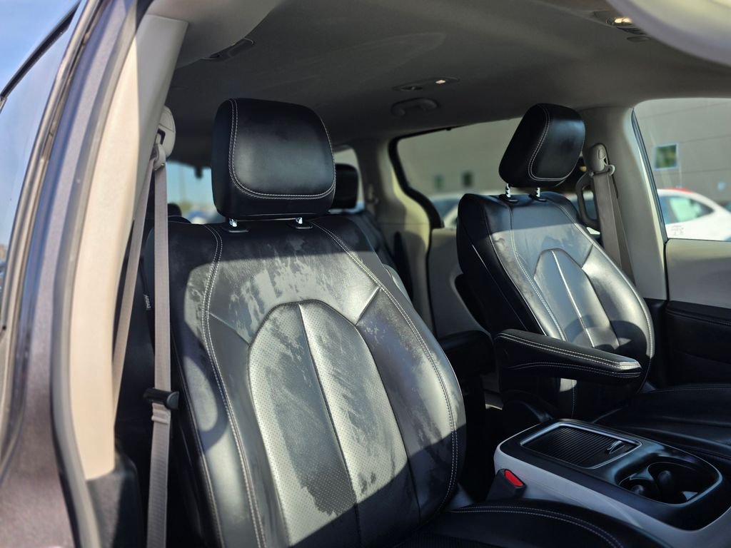2023 Chrysler Pacifica Touring L - Photo 11
