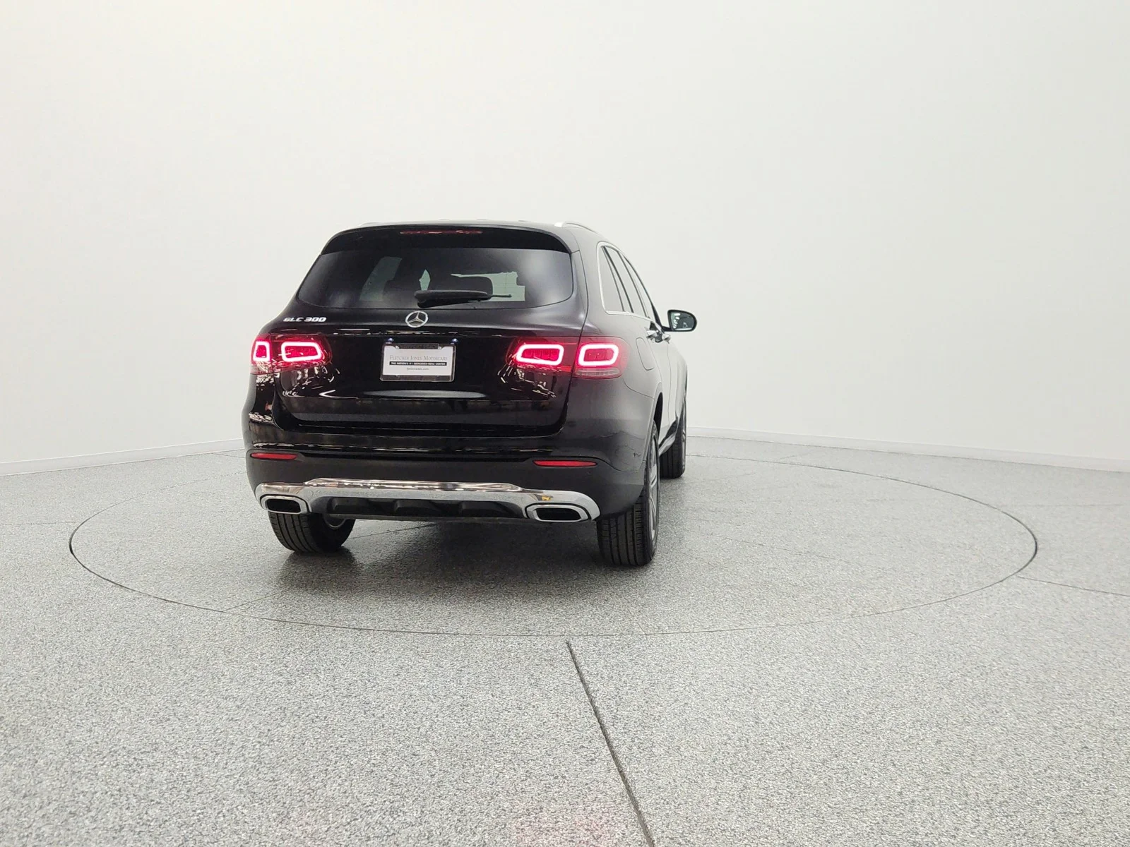Used 2022 Black Mercedes-Benz GLC 300 SUV image 6