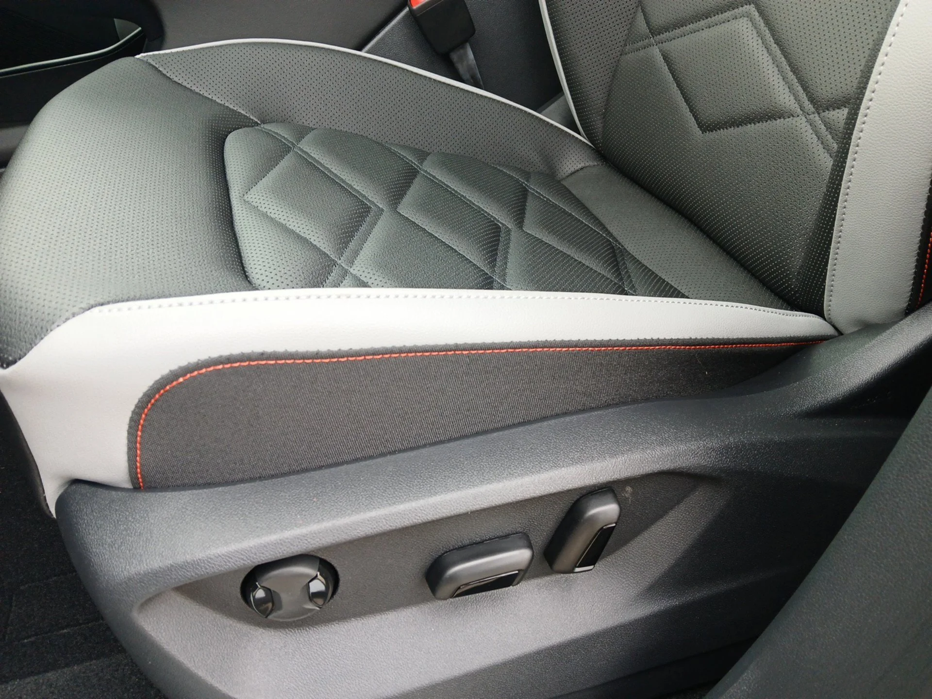 New 2026 Pure Gray Volkswagen 2.0T Peak Edition image 19