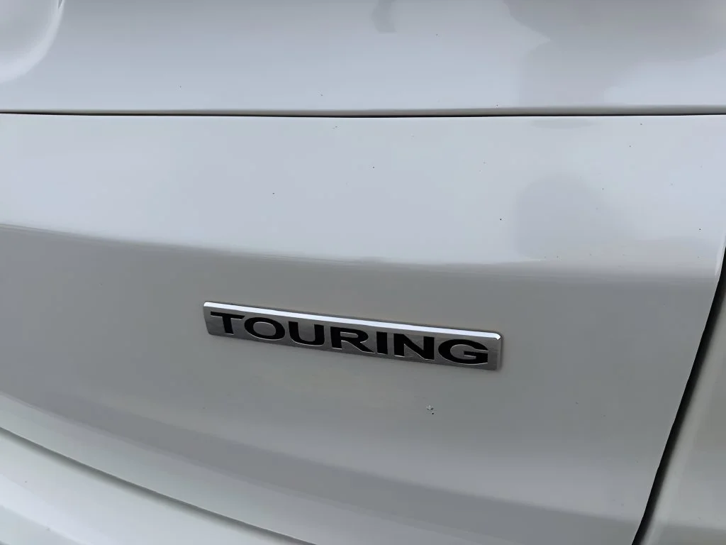 Used 2016  Honda Touring image 32