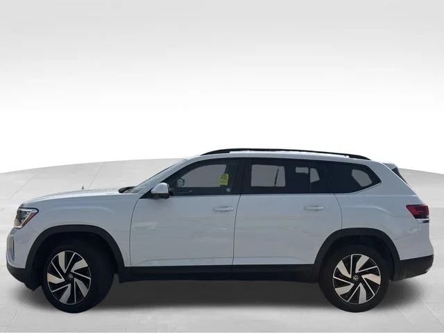 Used 2025 White Volkswagen 2.0T SE w/Technology image 12