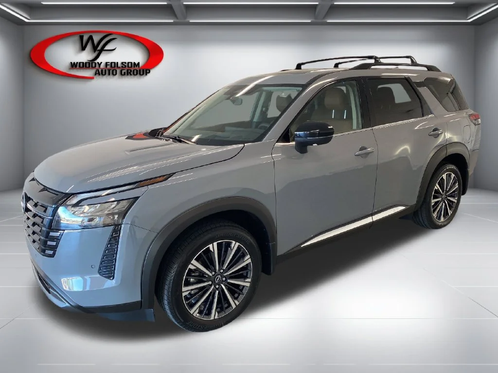 New 2026 Gray Nissan Platinum image 2