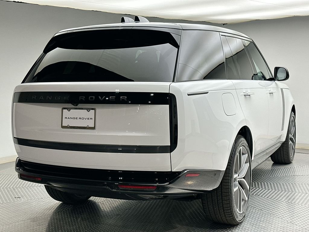 New 2027 Fuji White Land Rover SE image 3