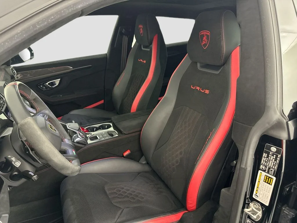 Used 2024  Lamborghini Performante image 22