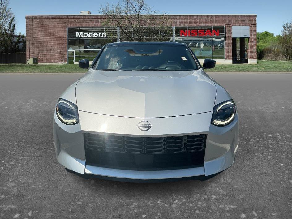 Used 2024 Brilliant Silver/Super Black Nissan Performance image 6