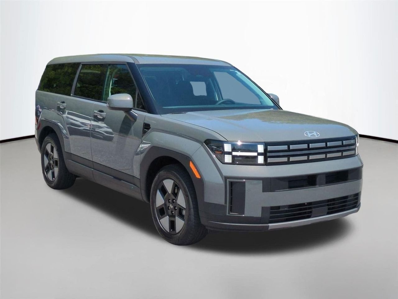 New 2026 Hampton Gray Hyundai SE image 7