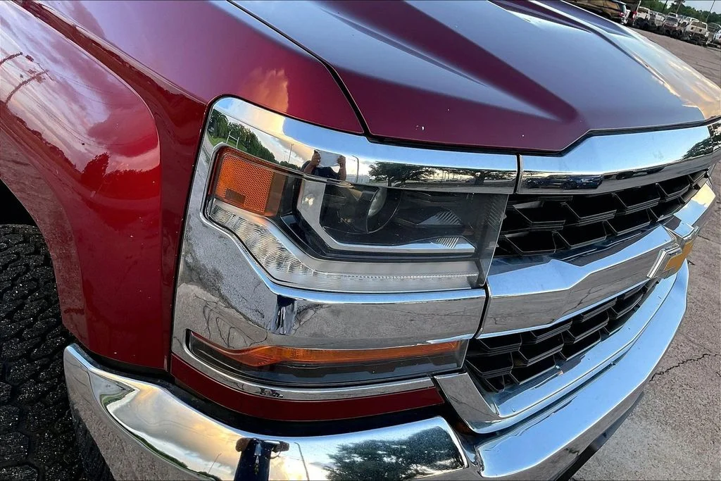 Used 2016 Red Chevrolet LT image 32