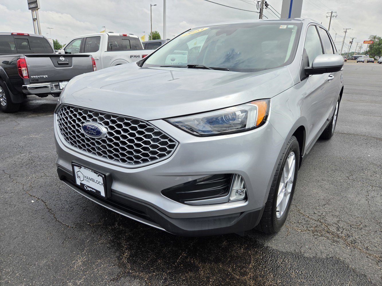 Used 2023 Silver Ford SEL image 4