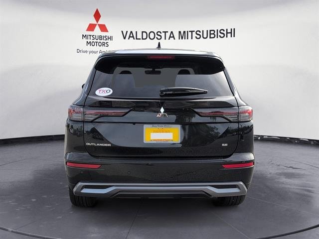 New 2026 Black Diamond Mitsubishi SE image 8